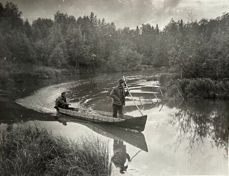 Охотники на лодке. Фотограф Жирнов В.А.